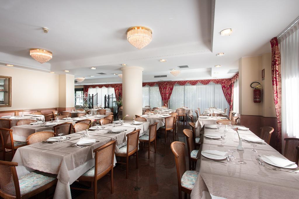 Hotel Zeus Cesenatico Eksteriør bilde