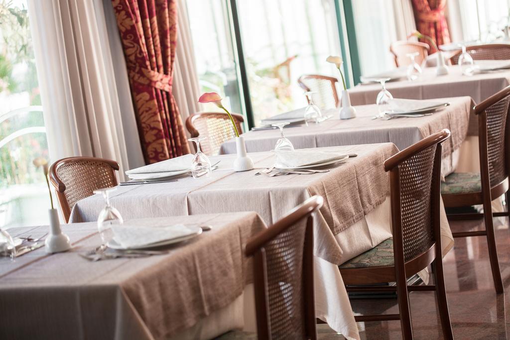 Hotel Zeus Cesenatico Eksteriør bilde